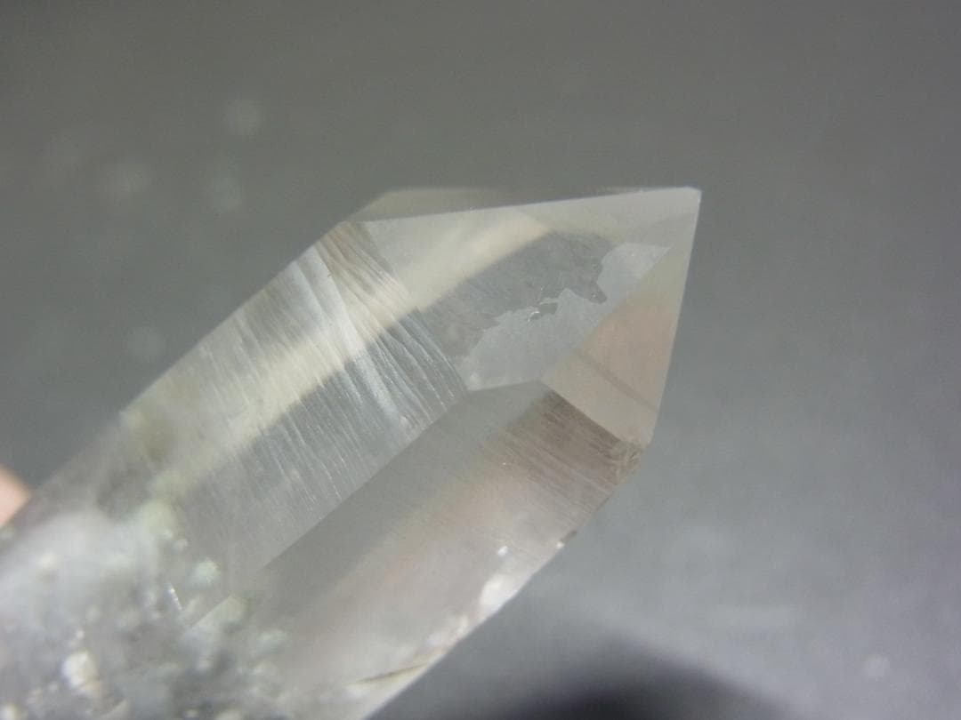 ガマ出しハイグレード！ 大分県 尾平鉱山コウモリ坑のマリモ入り水晶