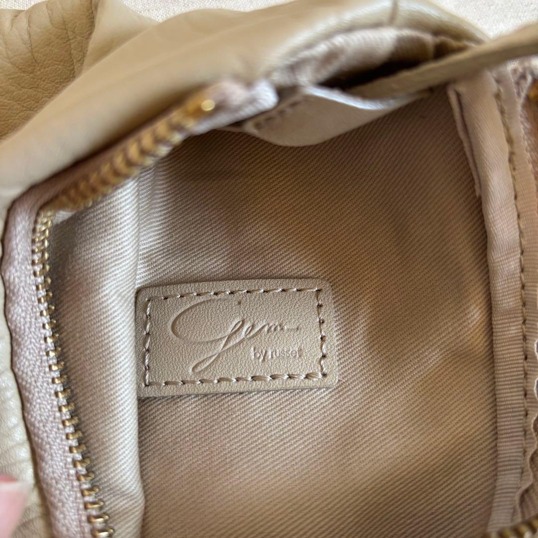 gemeil russet レザーミニショルダーバッグ ベージュ 斜め掛けバッグ