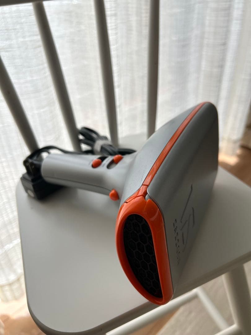 マークニューソン　ヘアドライヤー　 未使用箱入り品　＆　箱無し破損あり品の２点