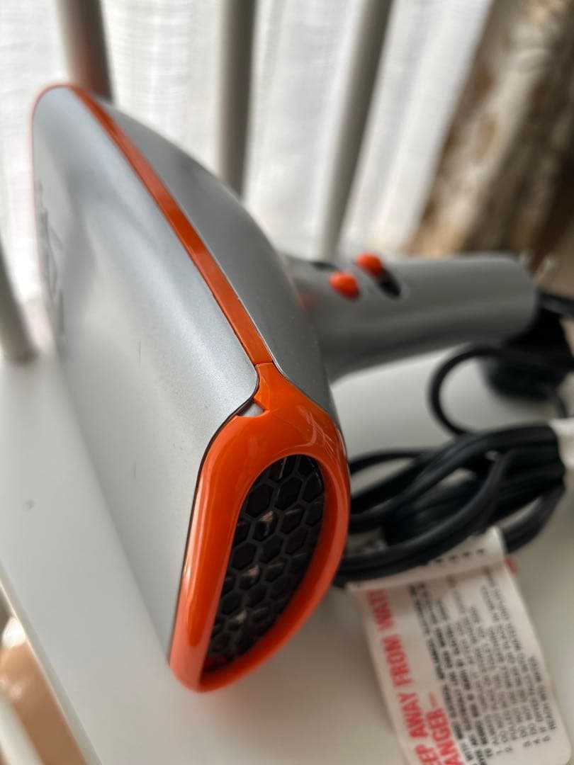 マークニューソン　ヘアドライヤー　 未使用箱入り品　＆　箱無し破損あり品の２点