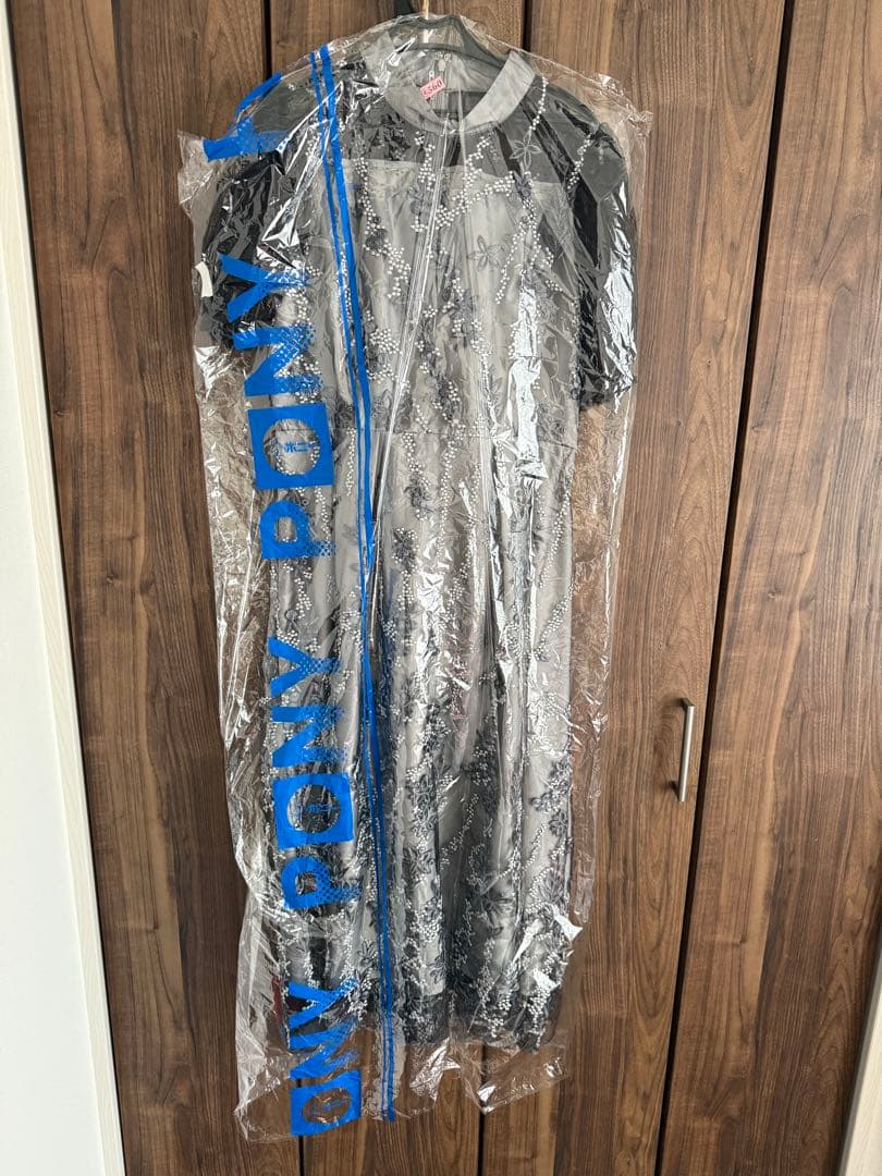 niana パフスリーブレース刺繍ドレス