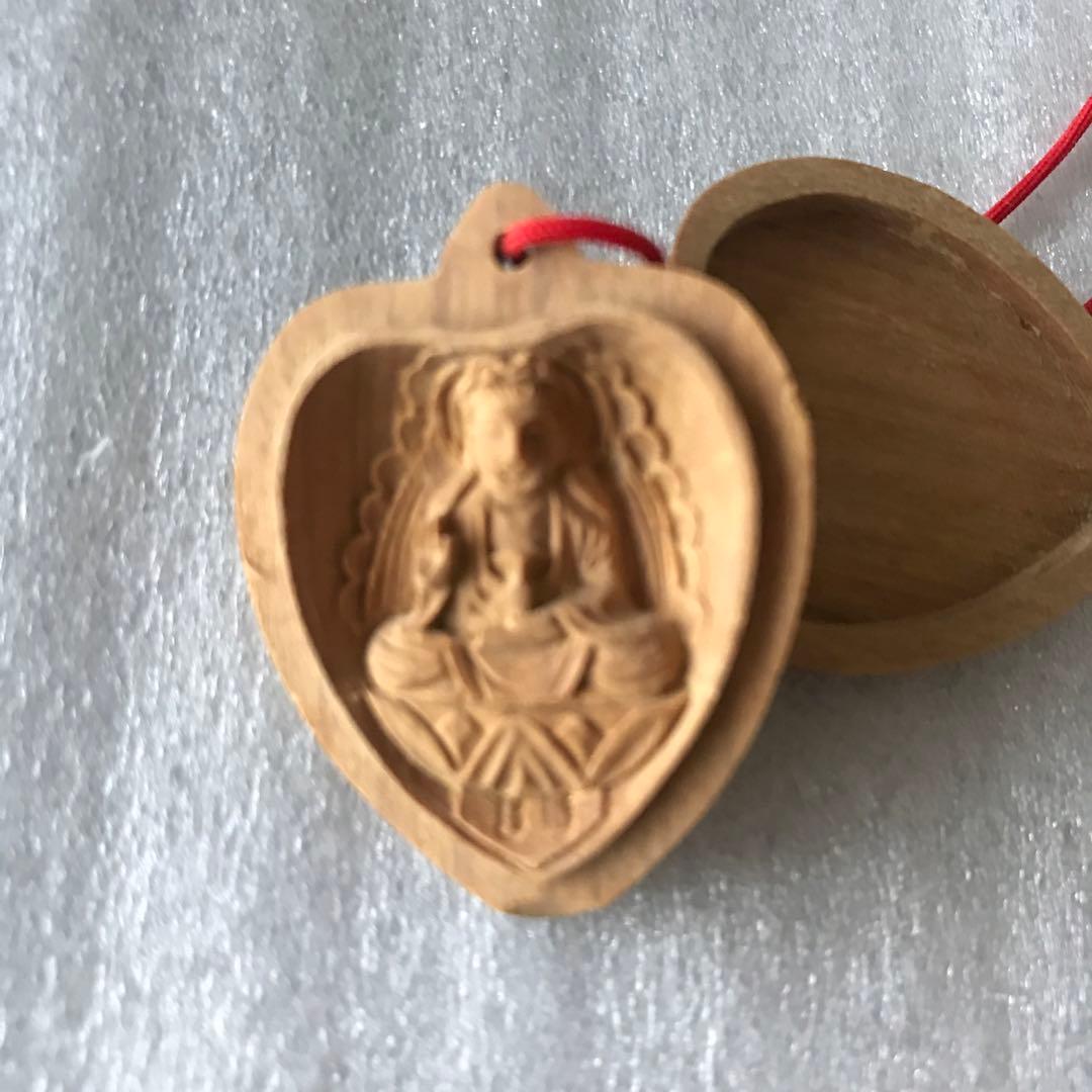 楽天市場】薬師如来 お守りの通販 薬師如来 白檀木製ハート型お守り
