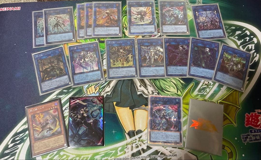 新制限対応閃刀姫　EX絵違いクオシク5枚ありのデッキ スリーブ、おまけ付き