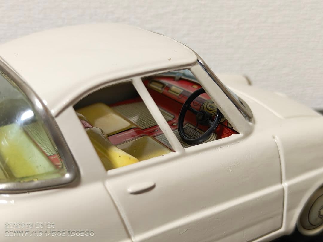 ブリキ　BANDAI　バンダイ　マツダ　R360　クーペ　クリーム色