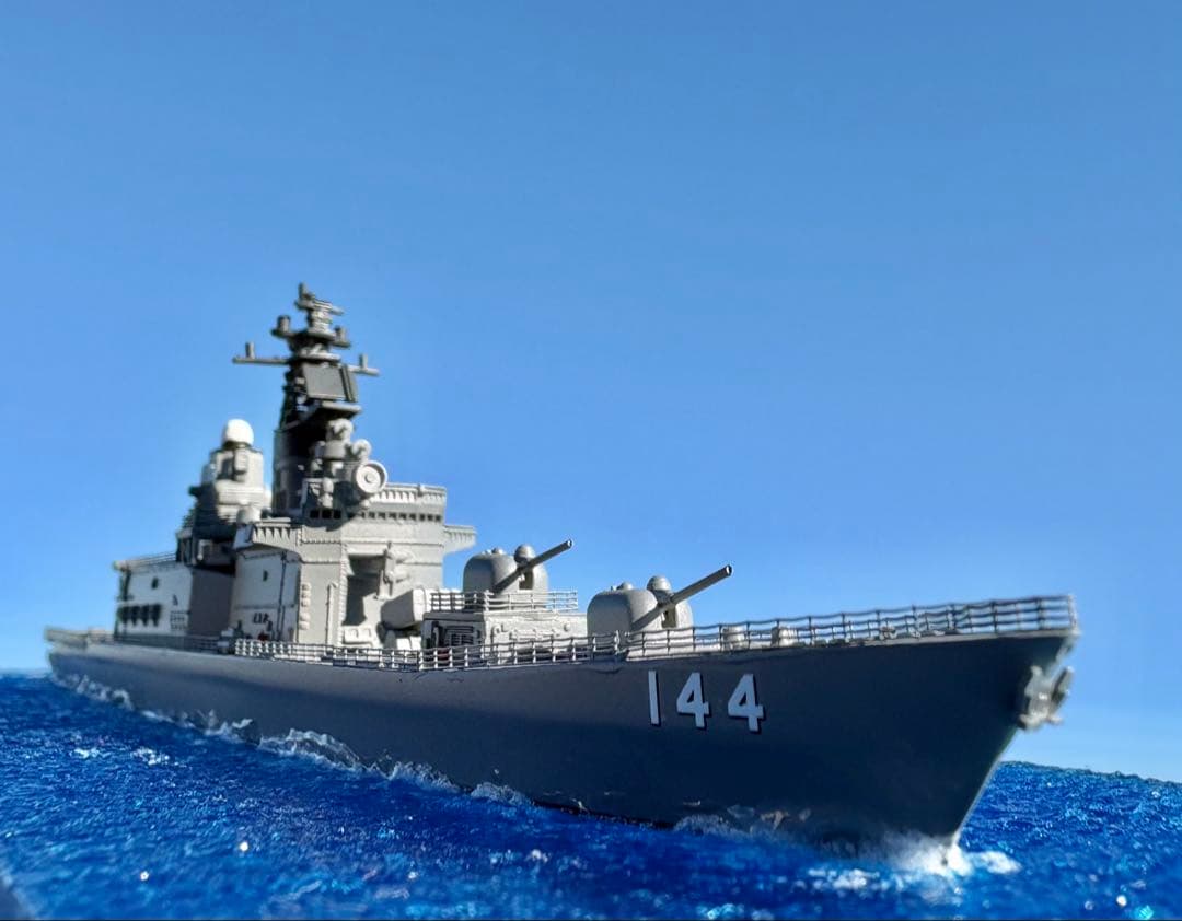 1/700 DDH-144 しらね型護衛艦二番艦くらま　全塗装　洋上ジオラマ