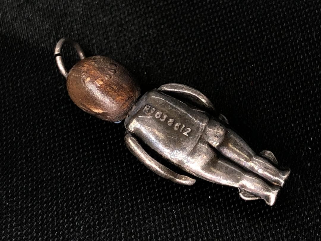 【 FUMSUP TOUCH WOOD チャーム 】 ビクトリア朝～第一次大戦中