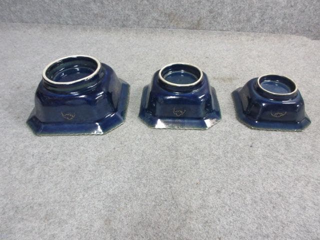 伊万里焼瑠璃金彩松竹梅にこうもり図三つ角鉢 [B24756] - メルカリ