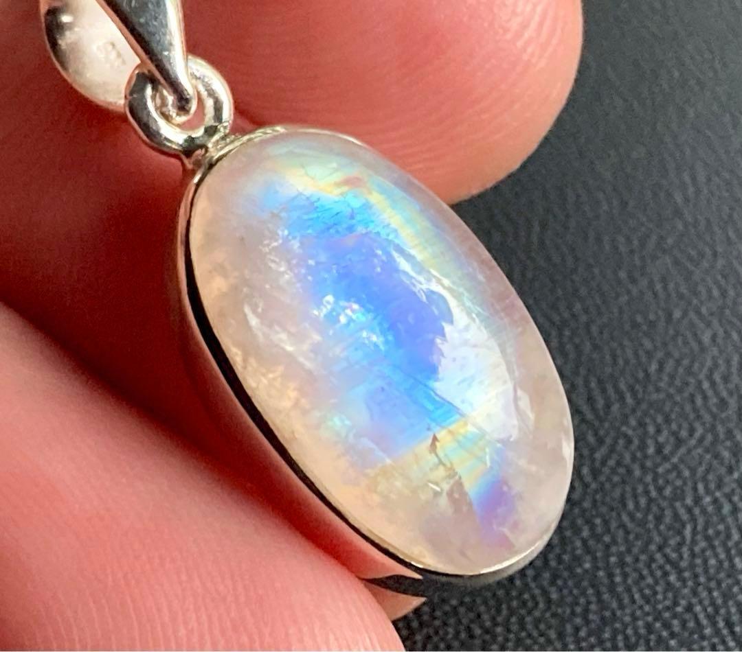 かな様用 月の女神が創造した愛の守護石 虹のロイヤルシャインブルー