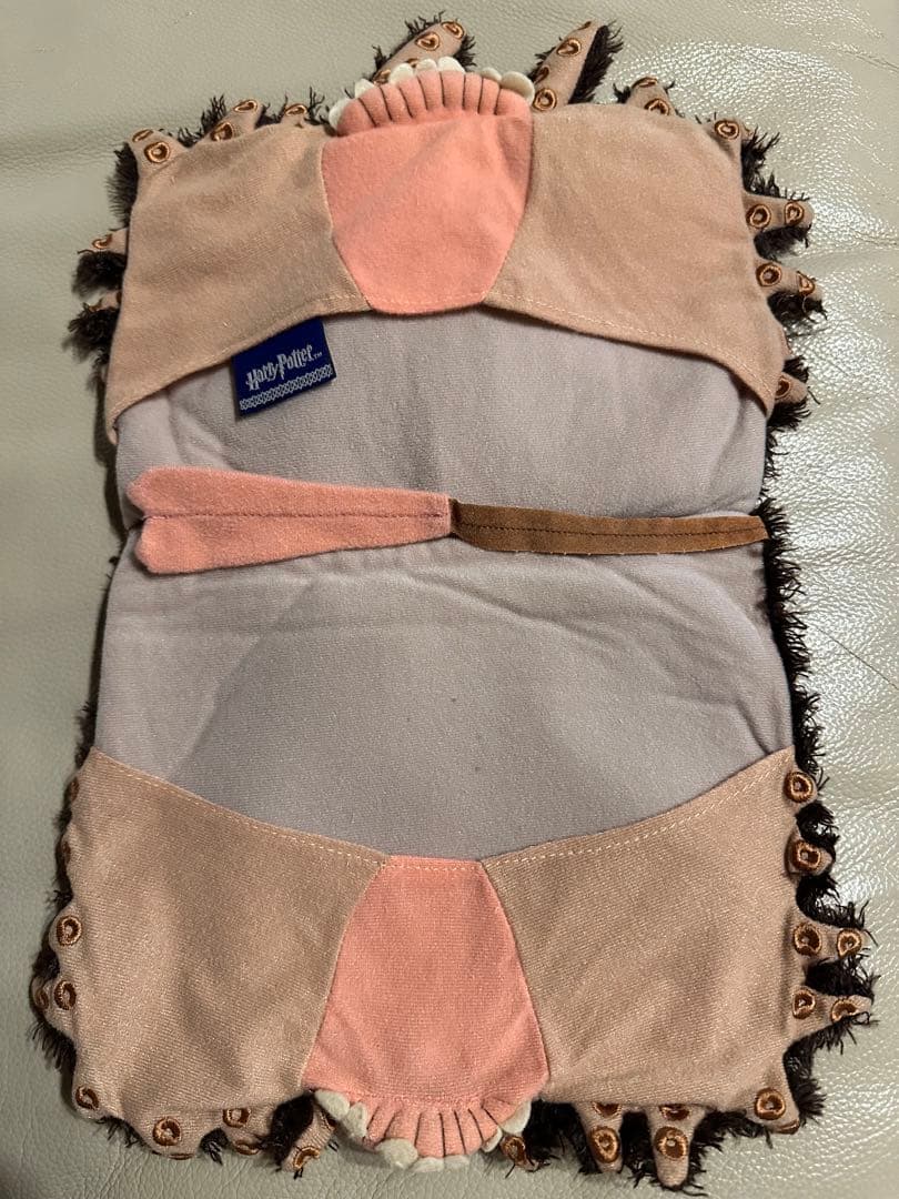 ハリーポッター 怪物的な怪物の本 ブックカバー - メルカリ