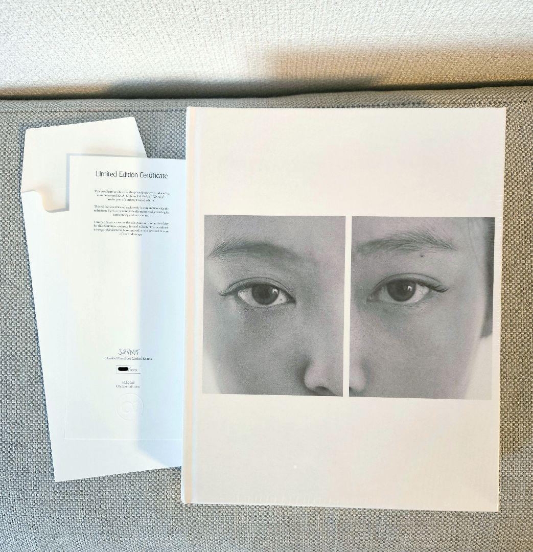 JENNIE 写真展 J2NNI5 POP UP in 代官山 限定 写真集 - メルカリ