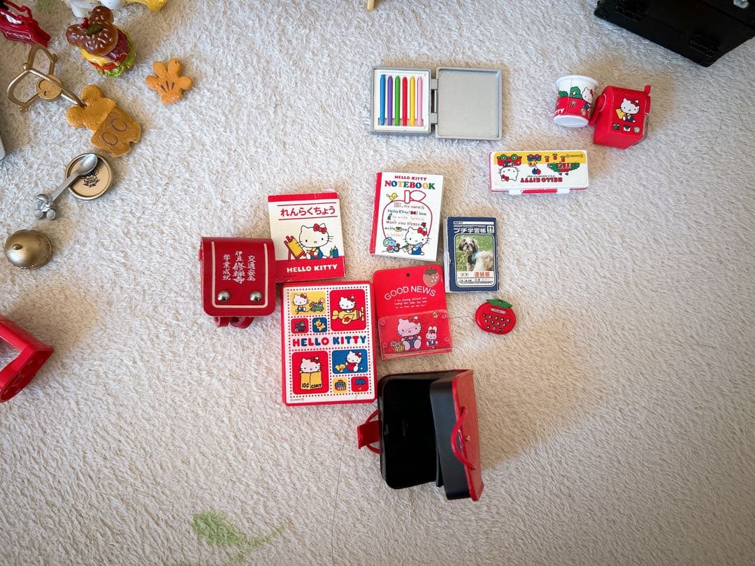 リーメント　流し台　勉強机　ケーキショーケースなど