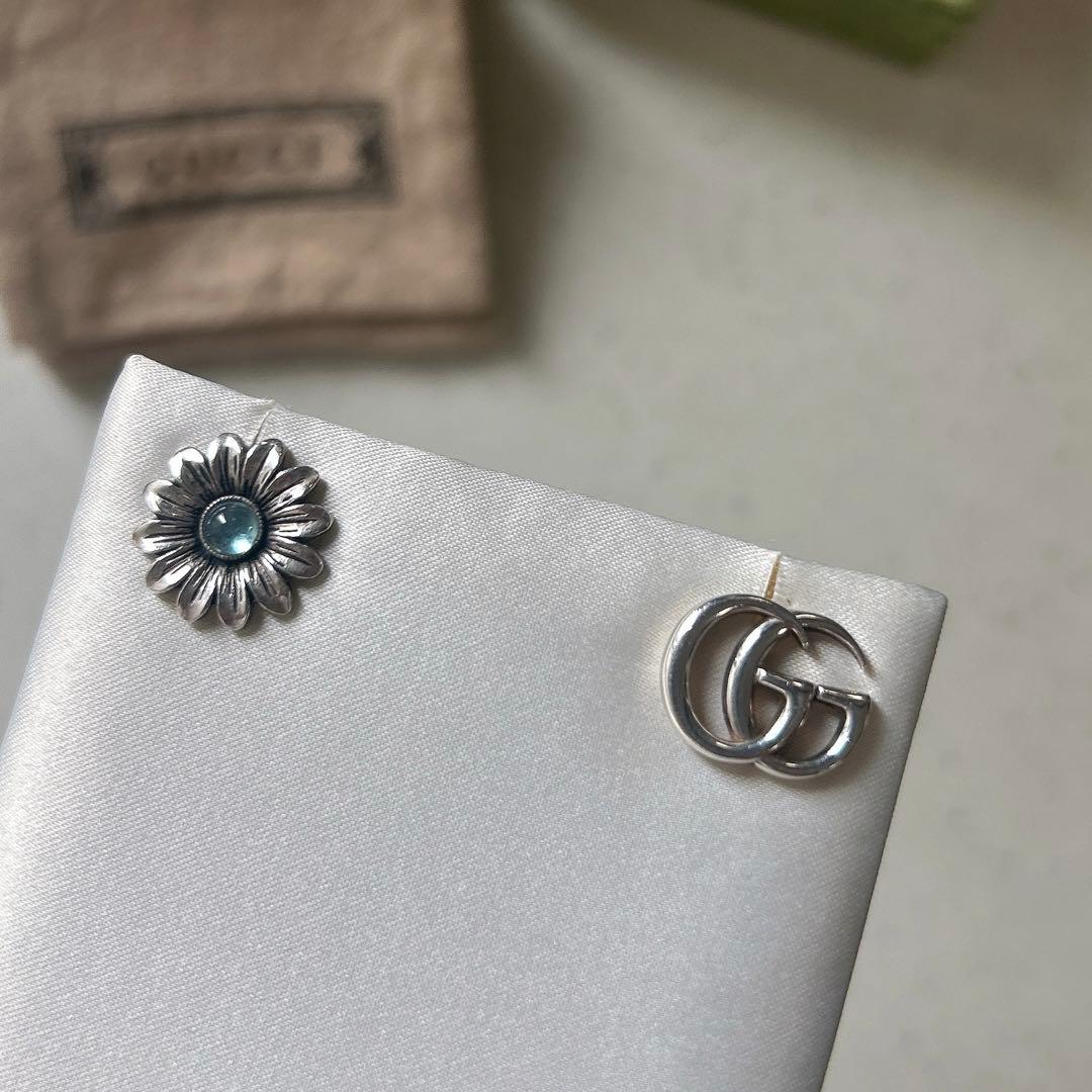 GUCCI 花モチーフ GGロゴ ピアス