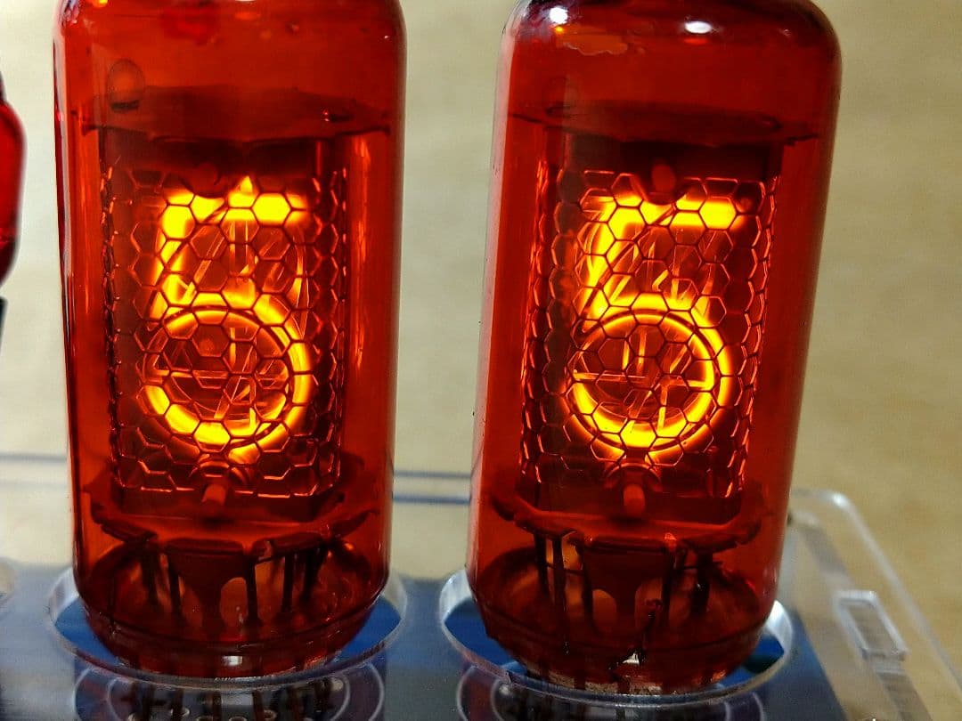 坂*呂様 ニキシー管時計 Z573、574混在 6球 完成品 ケース入り - メルカリ