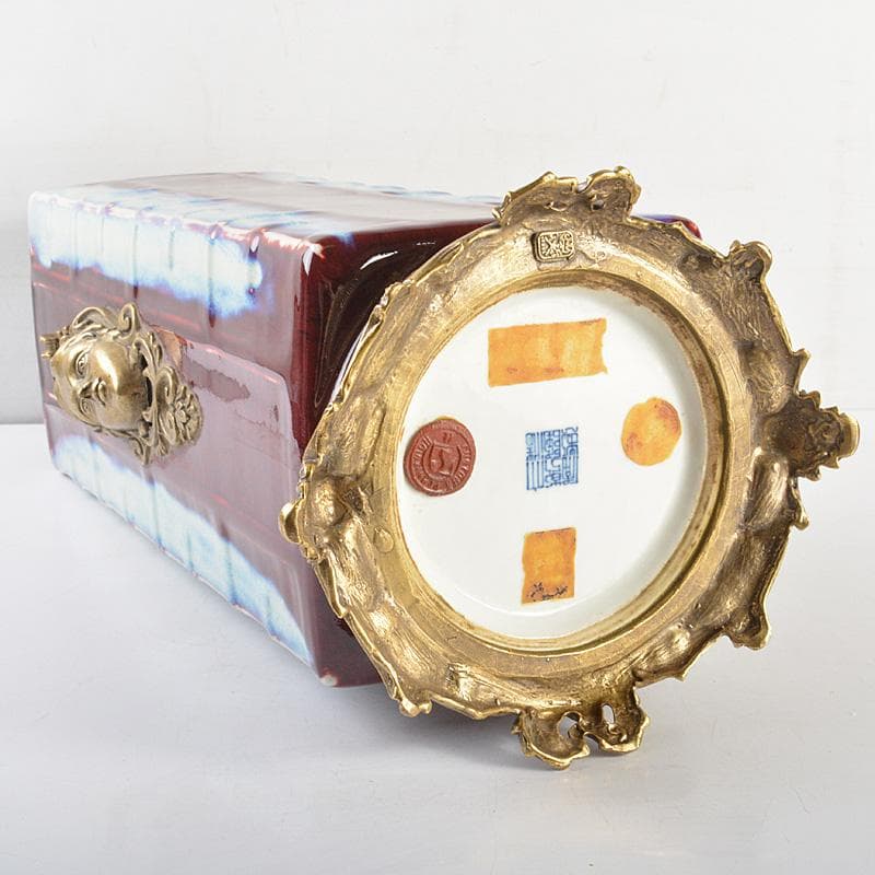 中国 大清乾隆年製款 西洋古銅装飾 辰砂 釉裏紅四方瓶 F