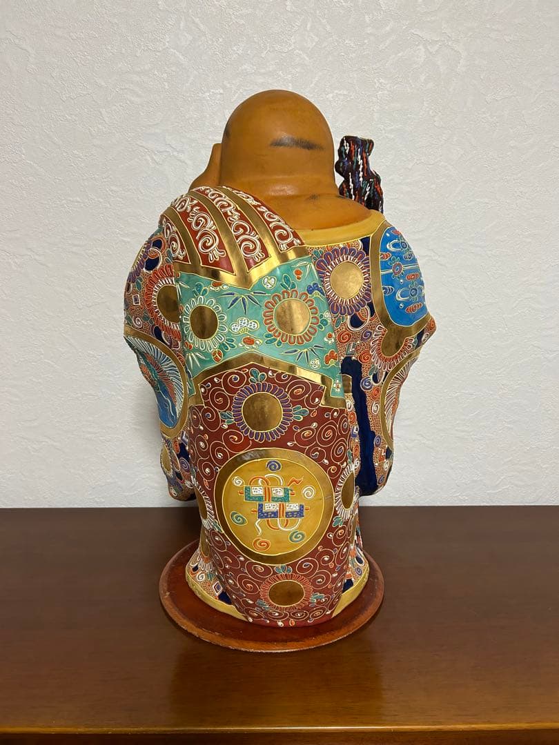 九谷焼　布袋様　置物　縁起物　特大型　木製丸型台座付き