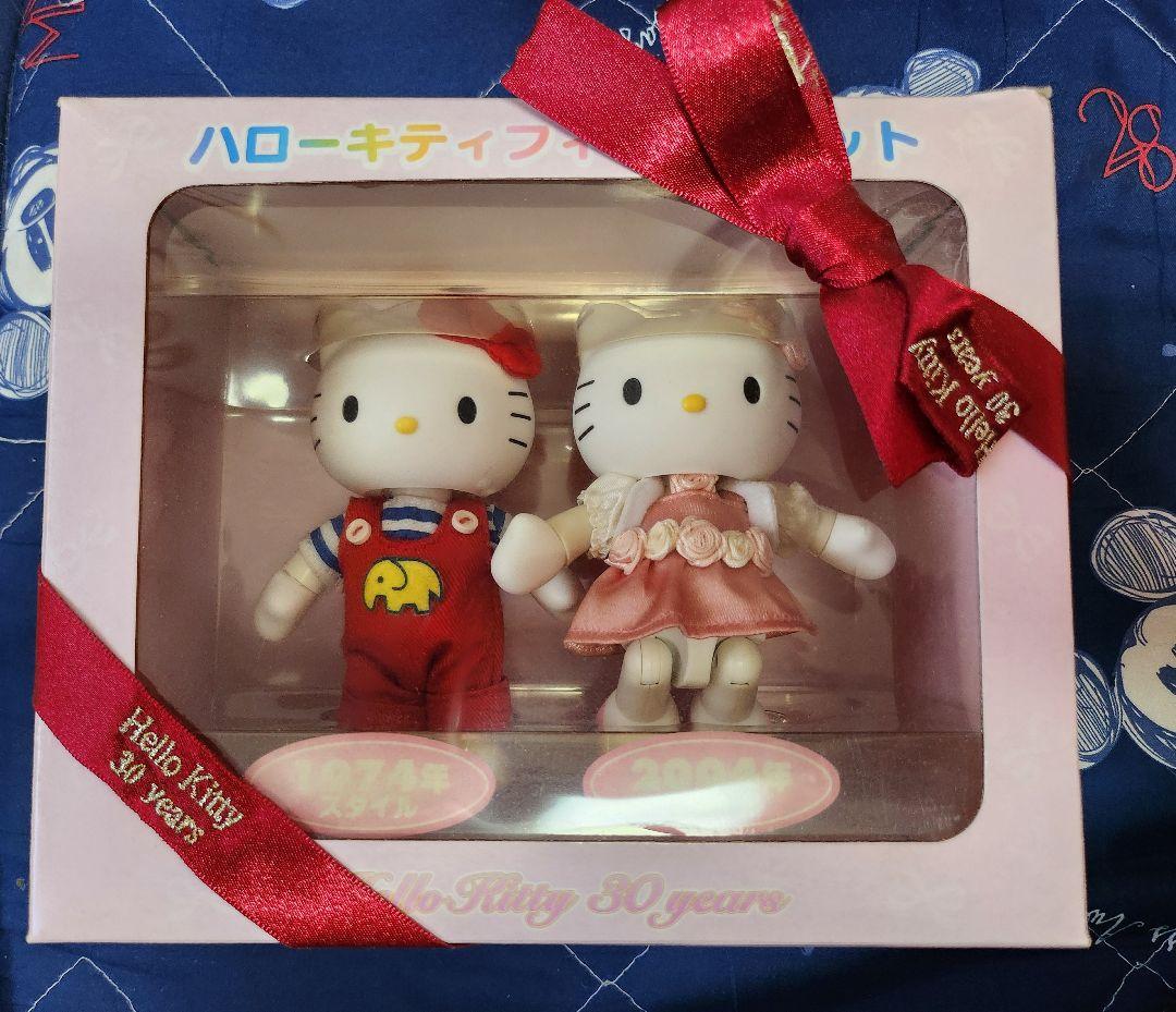 レア】ハローキティ 30周年記念セットフィギュア 2体入り