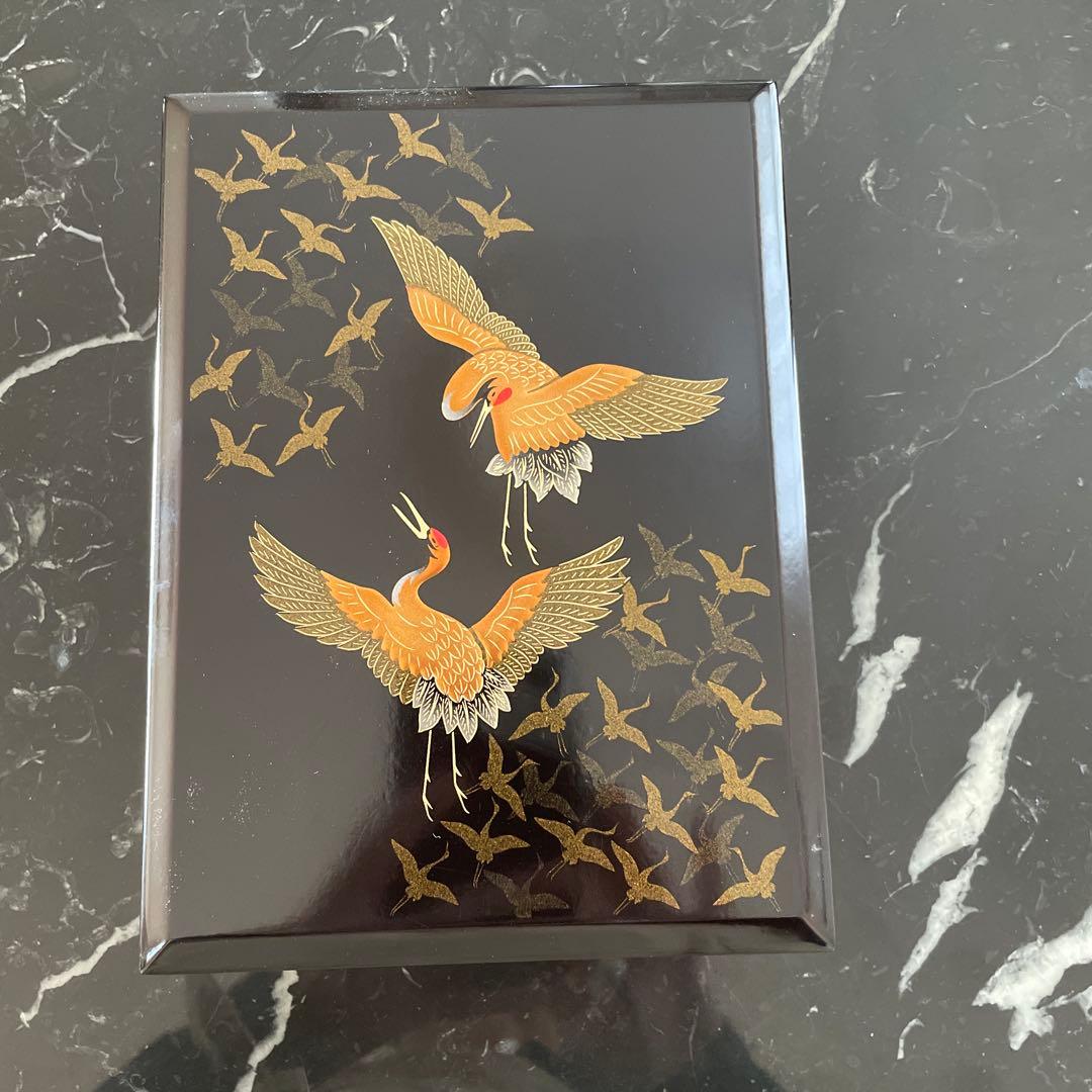 漆器の鶴デザイン収納ボックス