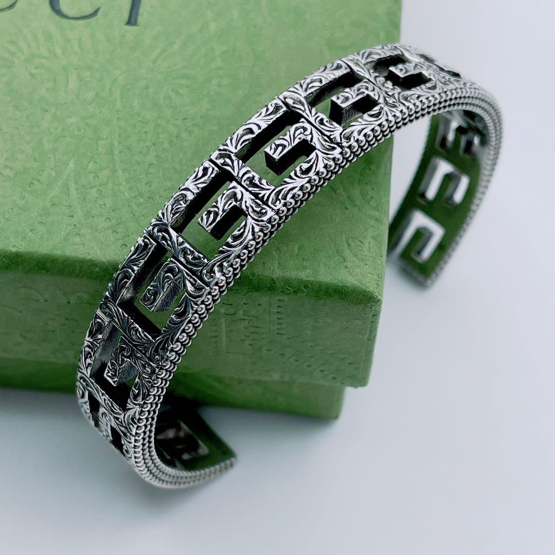 GUCCI バングル スクエア G インターロッキング アラベスク ブレスレット