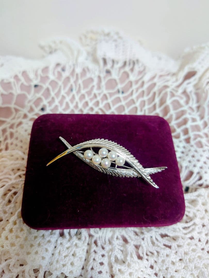 極美品〉MIKIMOTO シルバー希少ベビーパール あこや 真珠 ブローチ