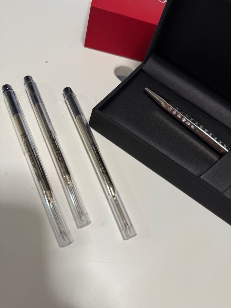 CARAN d´ACHE ボールペン シルバー 替芯3本、箱付き 文房具・事務用品