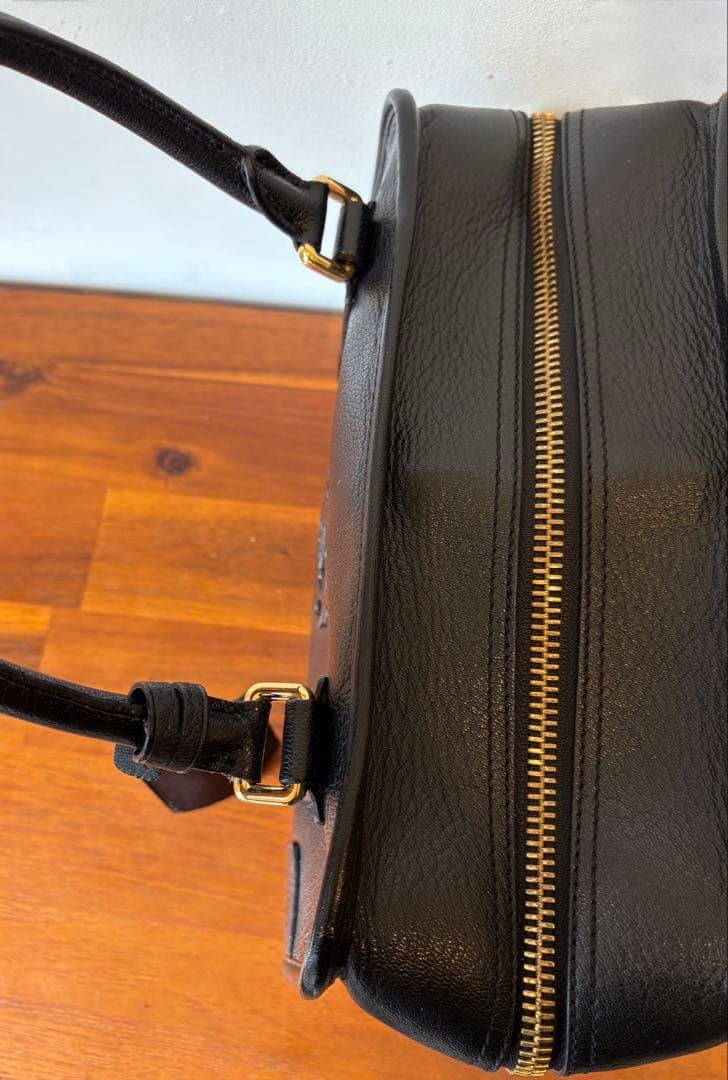 ロエベLOEWE アマソナ28