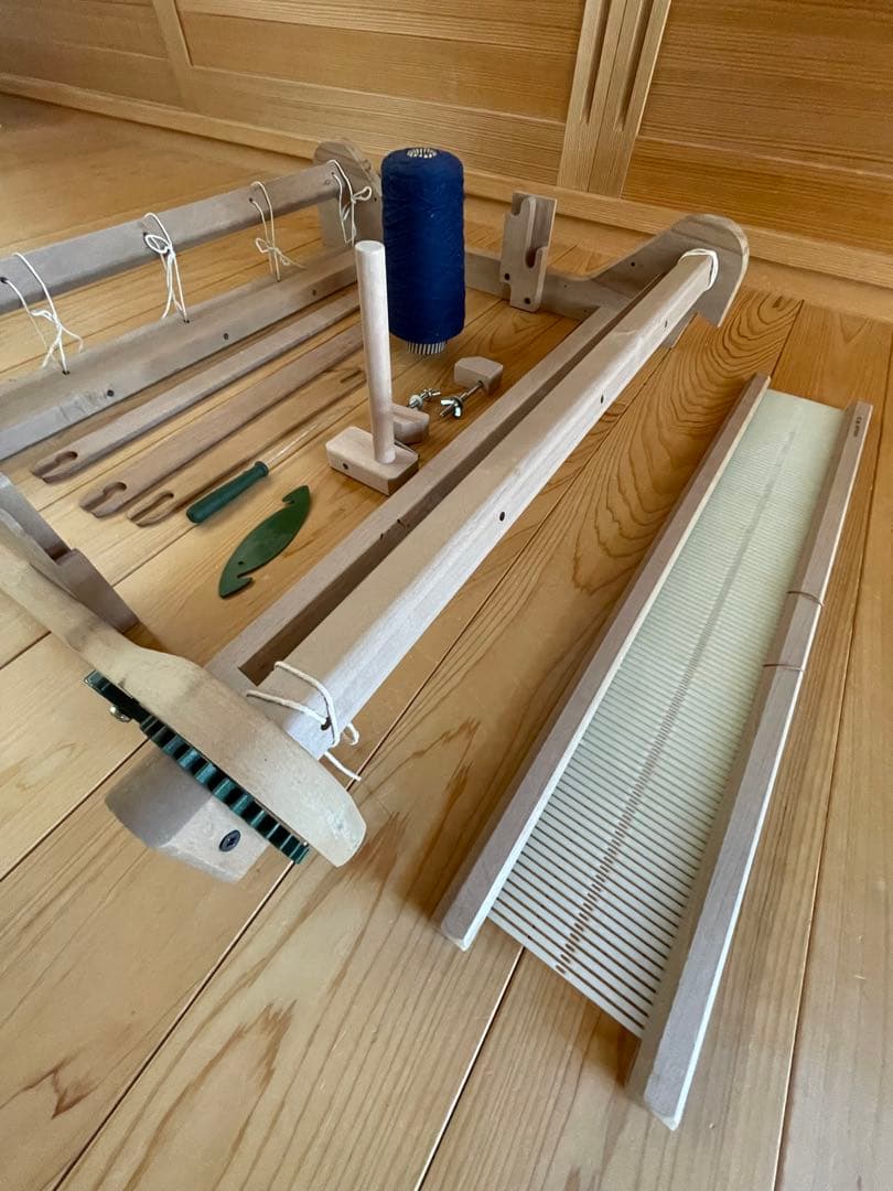 Ashfqrd製リジット卓上手織り機