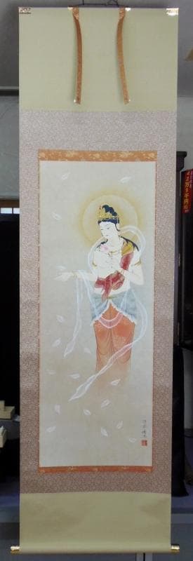 Bフライデー 肉筆掛軸☆鈴木優莉作 花ひら観音 尺五立☆高さ：約189cm