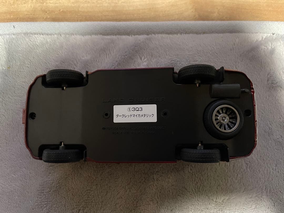 ランドクルーザー色見本1/30ミニカー