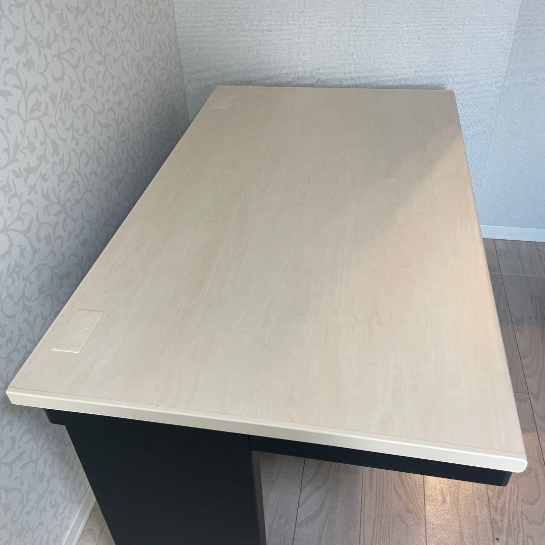 コクヨ　デスク INVENTシリーズ　本体ブラック　天板ホワイトナチュラル