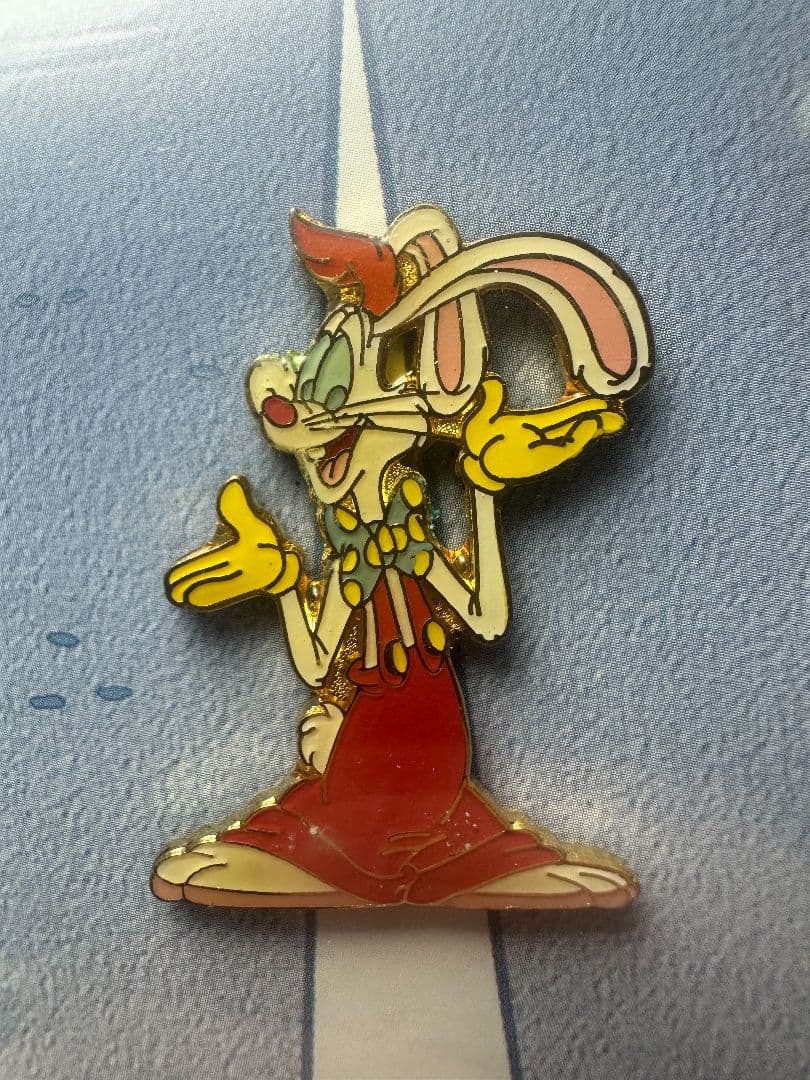 ロジャーラビット 10周年記念 ピンバッジコレクション 証明書付き