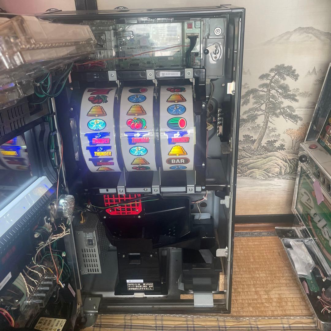 パチスロ 5号機 サンダーV リボルト - メルカリ