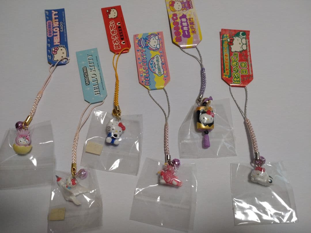 ご当地キティ　寝付け　ストラップ　キーホルダー　ほか 82点