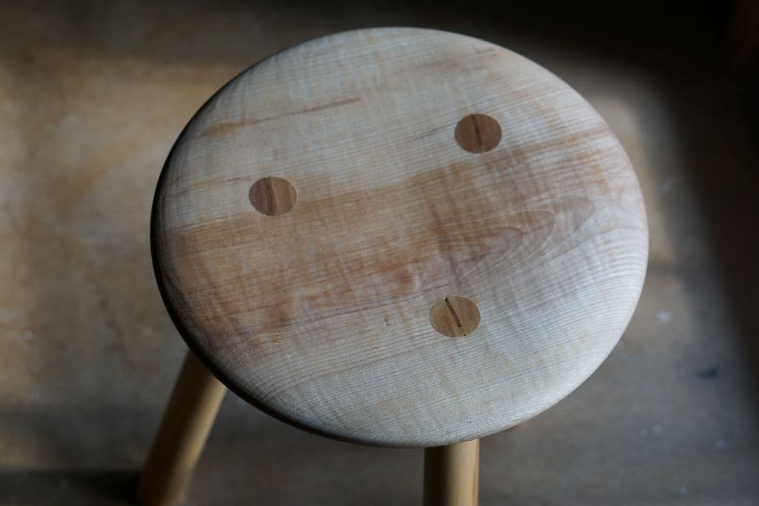 ​【水目桜】無垢材のスツール｜水目桜 カバ 椅子 サイドテーブル キッチン 花台