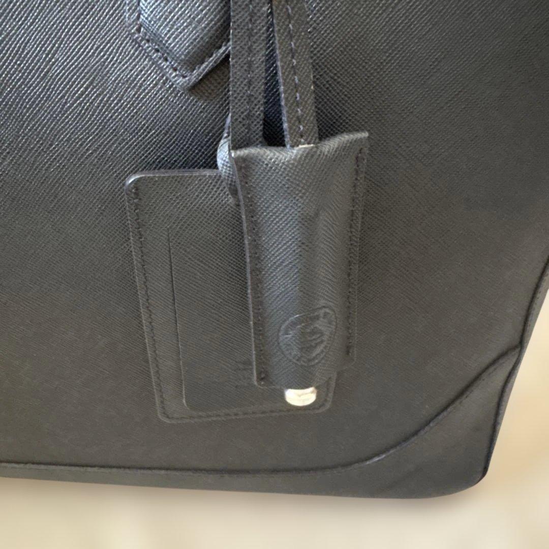 人気✨ペッレモルビダ　ビジネスバッグ ネイビーレザー　2層　パソコン収納可能