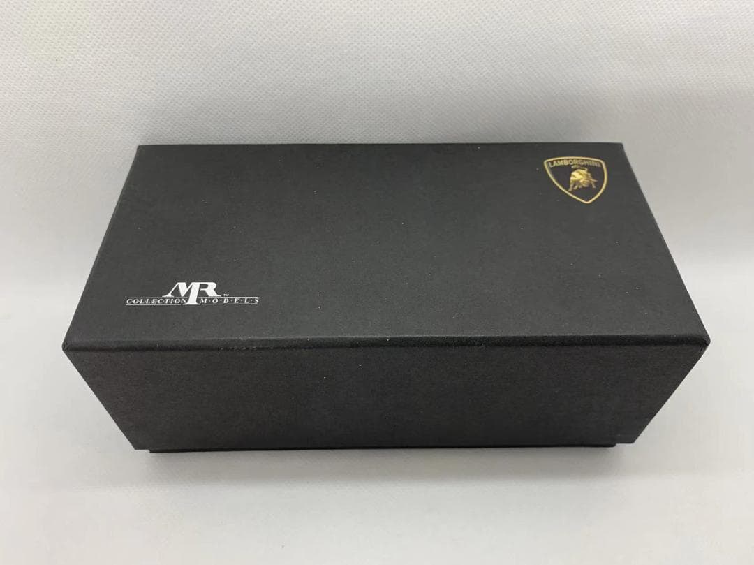 MR 1/43ランボルギーニ Aventador SVJ 紫