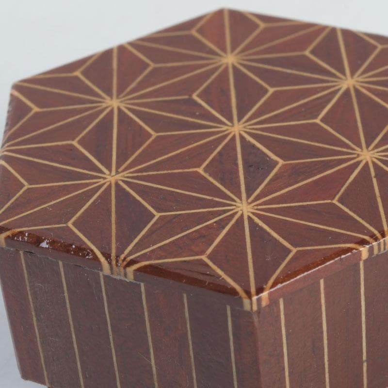 茶道具 鷹の巣 箱根寄木細工 六角香合 箱付 V 9703