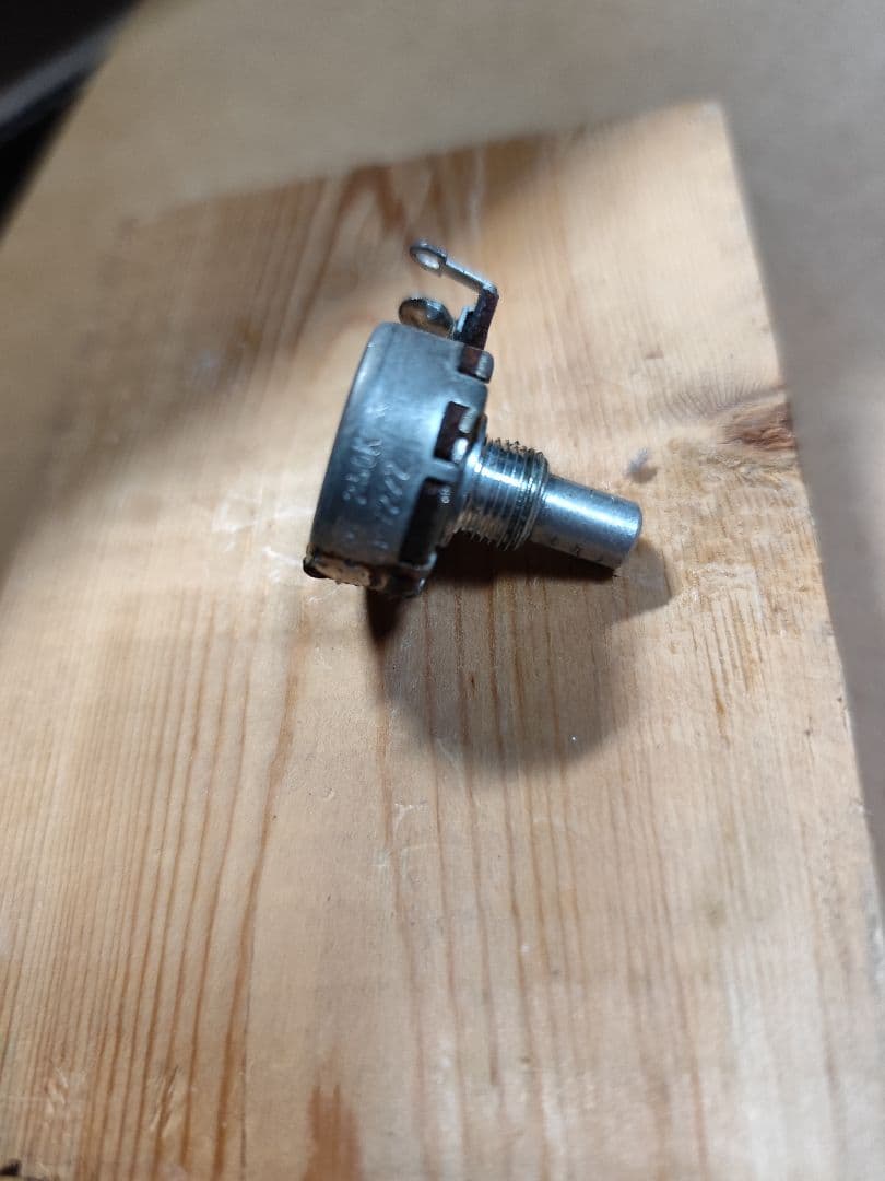 1972年 ビンテージフェンダーポット