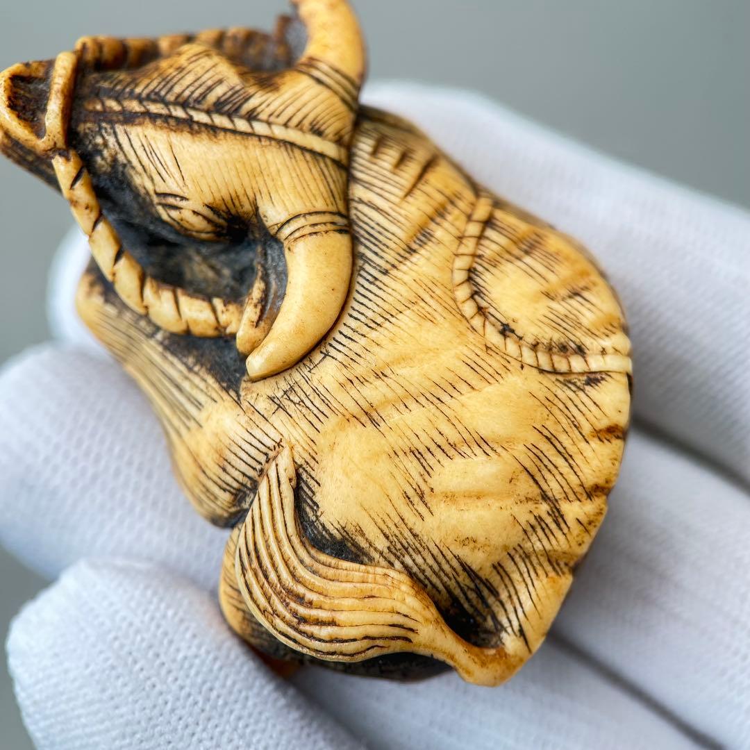 牛の彫刻 小型 彫刻極上根付天然素材アンティーク骨董飾り物古美術置物細密