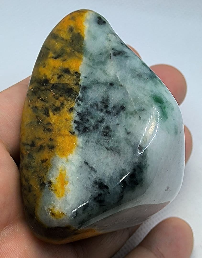 極上ミャンマー産黄翡翠のルース(186g) 極上ミャンマー産黄翡翠の