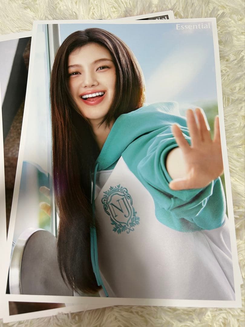 花王 newjeans NJZ essential ポスター