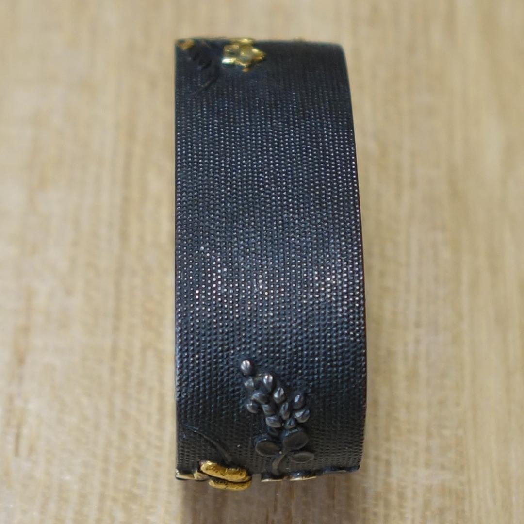 【 赤銅魚子地 金銀銅象嵌 草花図縁 】刀装具 縁頭 鍔 鐔 日本刀 武具 骨董