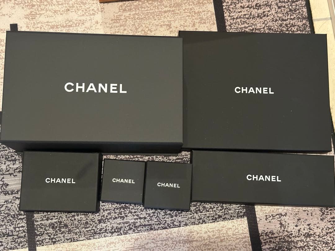 正規店購入】CHANEL 空箱 4点セット マグネット - メルカリ
