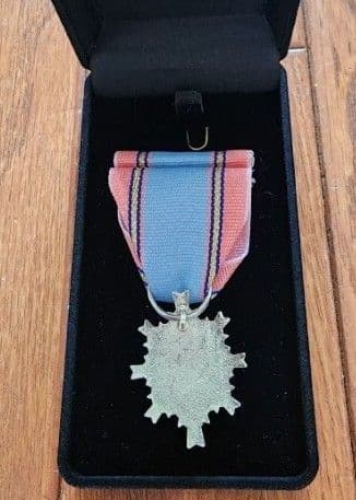 第4級防衛功労章職務遂行訓練演習等、箱は画像のベルベット