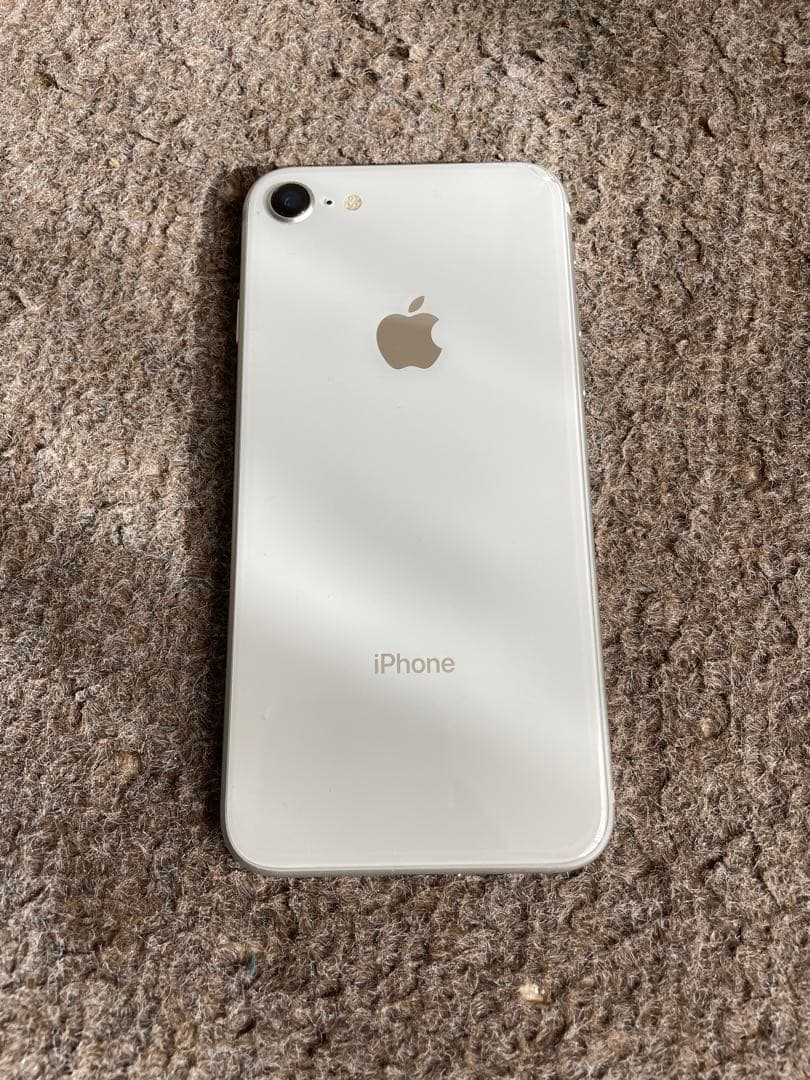 iPhone8 256GB シルバー SIMフリー 本体のみ バッテリー交換推奨