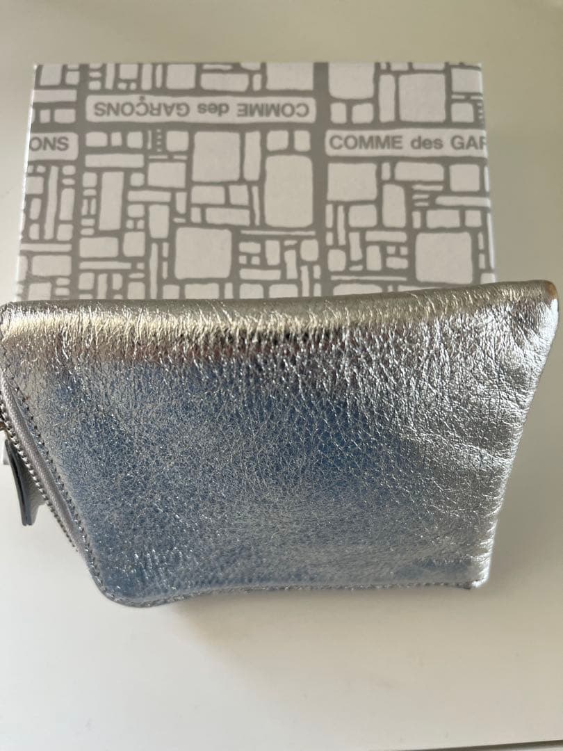 COMME des GARCONS L字型 ZIPウォレット シルバー