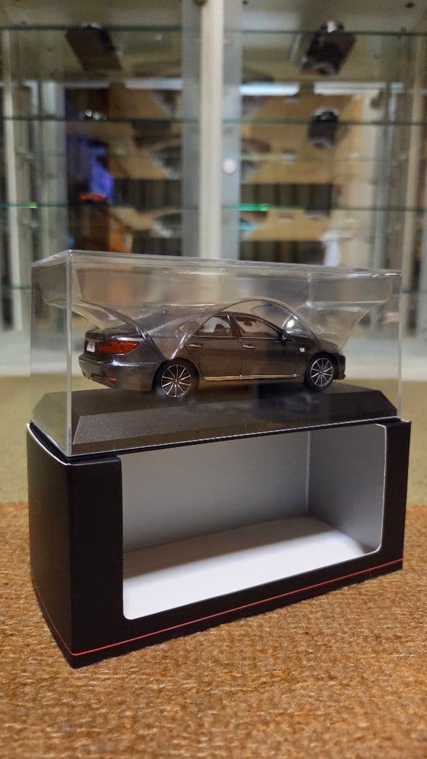 1/43 京商 レクサス LS 460 F Sport