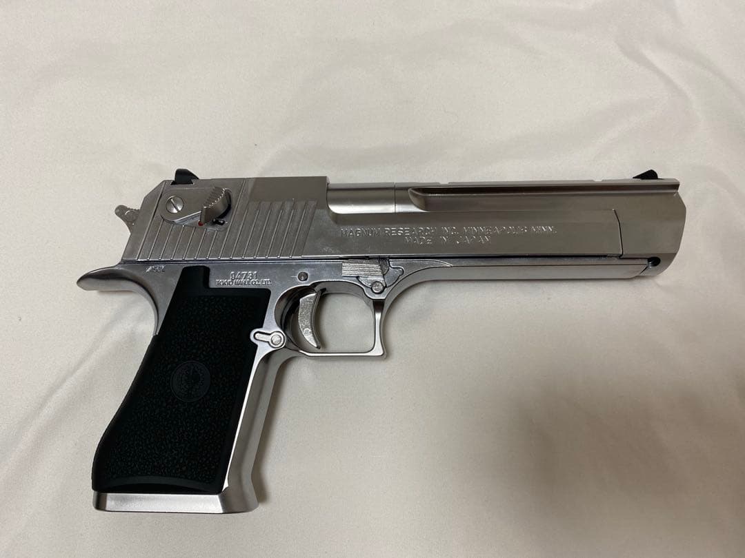 東京マルイ ガスブローバック デザートイーグル .50AE スペアマガジンつき