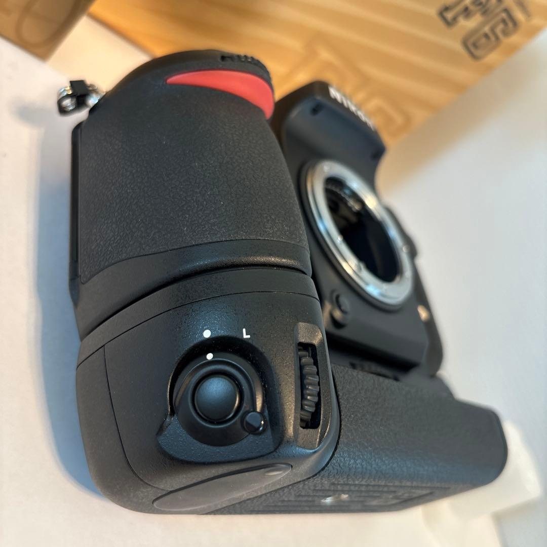 新品同様】ニコン Nikon F6 MB-40 プロストラップ付