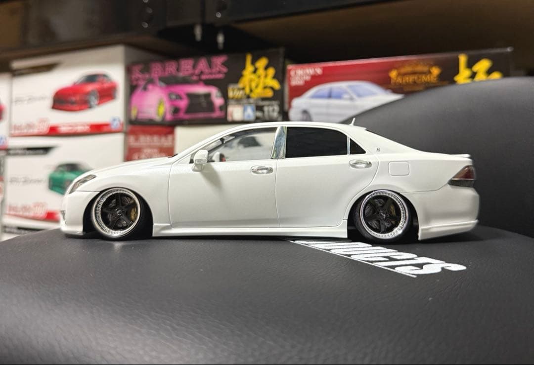 アオシマ GRS204クラウン アスリート 後期型