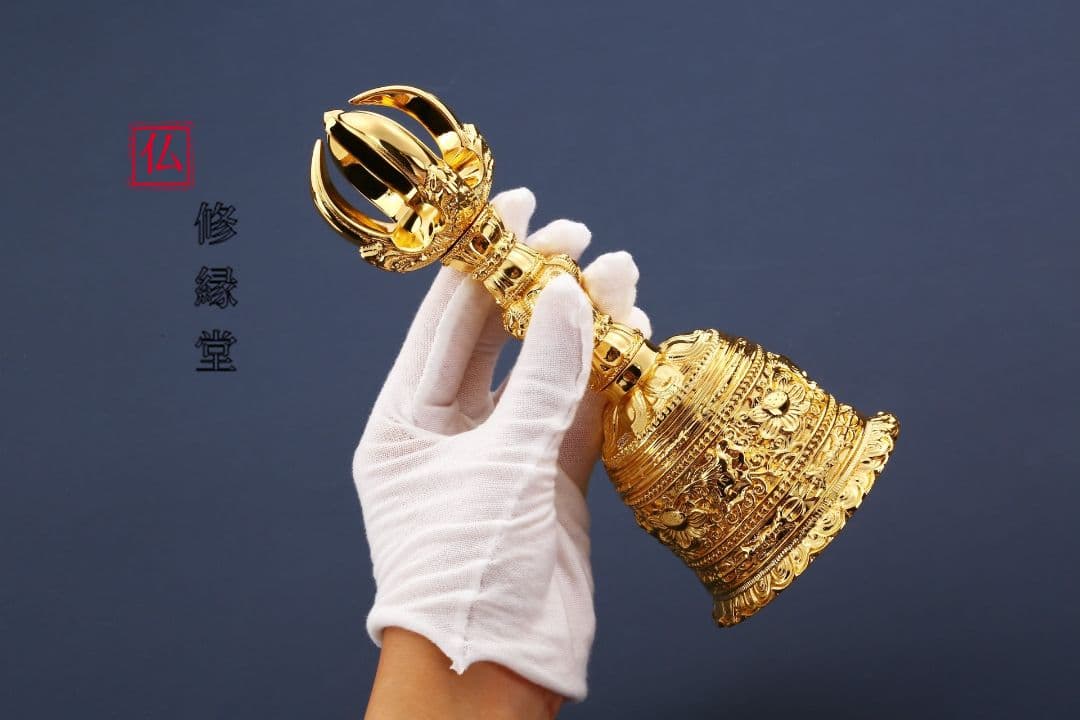 修縁堂】チベット密教 蓮の花の形の香炉を彫る 大きいサイズ 仏教法具